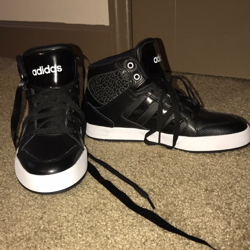 Adidas Sneakers